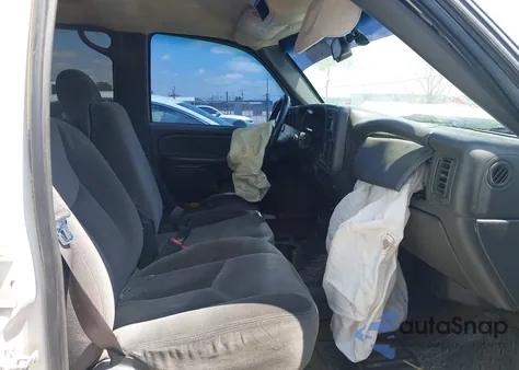 2004 GMC Sierra 2500Hd Sle z USA, uszkodzony, nr VIN 1GTHC23264F212696